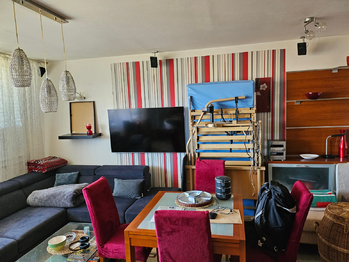 Obývací pokoj - Pronájem bytu 3+kk v osobním vlastnictví 76 m², Praha 10 - Petrovice 