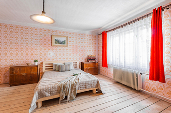 Ložnice (vrchní patro). - Prodej domu 161 m², Jindřichův Hradec