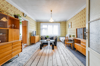 Pokoj (vrchní patro). - Prodej domu 161 m², Jindřichův Hradec
