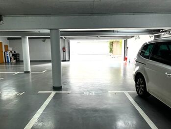 Garážové stání - Pronájem bytu 2+kk v osobním vlastnictví 65 m², Praha 5 - Slivenec