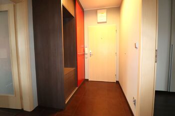 Chodba - Pronájem bytu 2+kk v osobním vlastnictví 65 m², Praha 5 - Slivenec