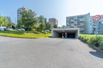 Prodej garážového stání 12 m², Praha 10 - Michle