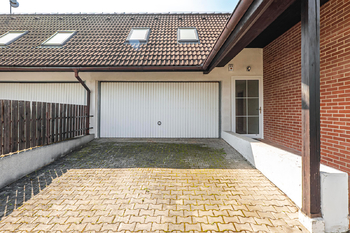 Garáž pro dvě vozidla - Prodej domu 268 m², Praha 6 - Přední Kopanina