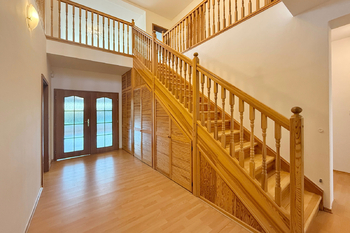 přízemí - Pronájem domu 336 m², Praha 6 - Nebušice