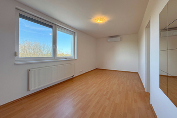 ložnice - Pronájem domu 336 m², Praha 6 - Nebušice