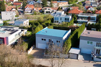 letecký pohled - Pronájem domu 336 m², Praha 6 - Nebušice