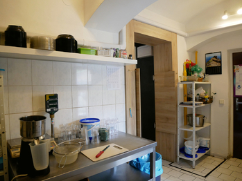 Pronájem obchodních prostor 90 m², Praha 8 - Karlín