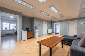 Pronájem kancelářských prostor 37 m², Praha 9 - Horní Počernice