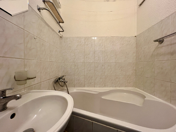 Pronájem bytu 2+1 v osobním vlastnictví 55 m², Chomutov