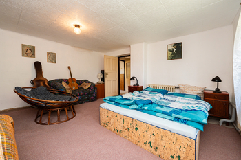 pokoj pravý - Prodej domu 98 m², Sazená