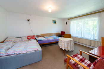 pokoj levý - Prodej domu 98 m², Sazená