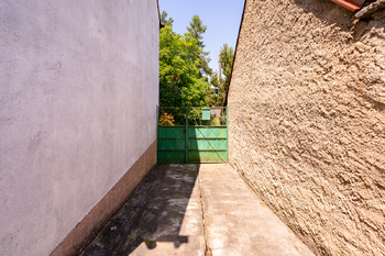 přístup do domu - Prodej domu 98 m², Sazená