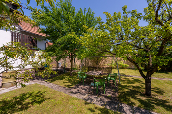 zahrada - Prodej domu 98 m², Sazená
