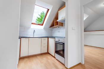 Kuchyňský kout - Pronájem bytu 3+kk v osobním vlastnictví 64 m², Jesenice