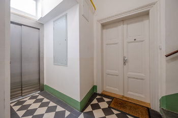 Prodej bytu 4+1 v osobním vlastnictví 110 m², Praha 5 - Smíchov