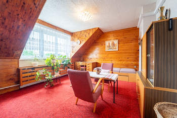 Pokoj v patře - Prodej domu 190 m², Kolín