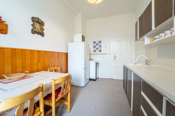 Kuchyně v patře - Prodej domu 190 m², Kolín