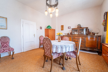 Pokoj v patře - Prodej domu 190 m², Kolín