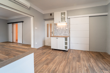 Kuchyně v přízemí - Prodej domu 190 m², Kolín
