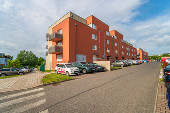 Prodej bytu 1+kk v osobním vlastnictví 40 m², Praha 5 - Jinonice