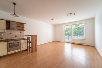 Prodej bytu 1+kk v osobním vlastnictví 40 m², Praha 5 - Jinonice