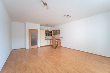 Prodej bytu 1+kk v osobním vlastnictví 40 m², Praha 5 - Jinonice
