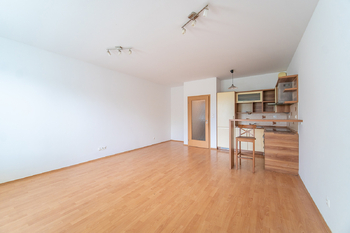 Prodej bytu 1+kk v osobním vlastnictví 40 m², Praha 5 - Jinonice