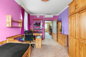 Pokoj - Prodej bytu 3+1 v osobním vlastnictví 77 m², Holice