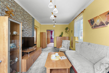 Obývací pokoj - Prodej bytu 3+1 v osobním vlastnictví 77 m², Holice