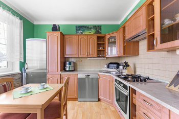 Kuchyně s jídelnou - Prodej bytu 3+1 v osobním vlastnictví 77 m², Holice
