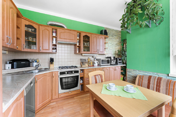 Kuchyně s jídelnou - Prodej bytu 3+1 v osobním vlastnictví 77 m², Holice