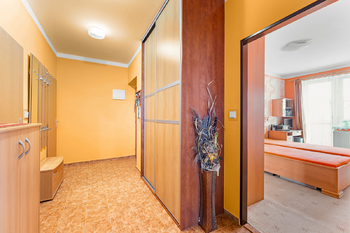 Předsíň - Prodej bytu 3+1 v osobním vlastnictví 77 m², Holice