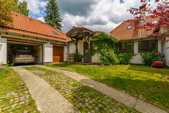 Prodej domu 689 m², Borotice