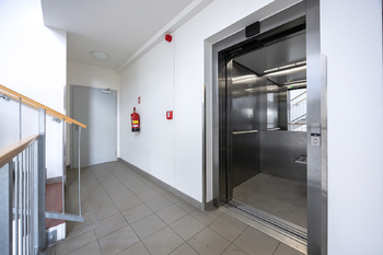 Prodej bytu 3+kk v osobním vlastnictví 74 m², Praha 9 - Hostavice