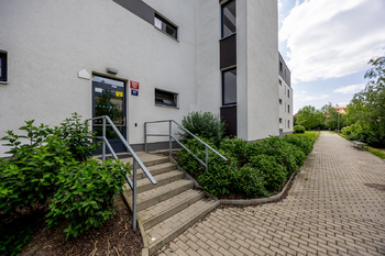 Prodej bytu 3+kk v osobním vlastnictví 74 m², Praha 9 - Hostavice