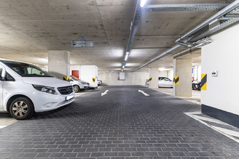 Prodej garážového stání 28 m², Praha 5 - Hlubočepy