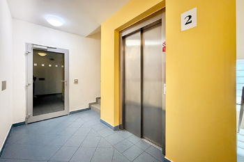 Prodej bytu 1+kk v osobním vlastnictví 33 m², Praha 7 - Holešovice