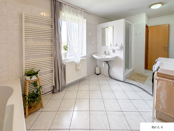 Prodej ubytovacího zařízení 372 m², Zvěrkovice