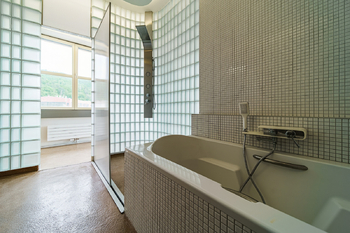 Prodej obchodních prostor 2380 m², Adamov