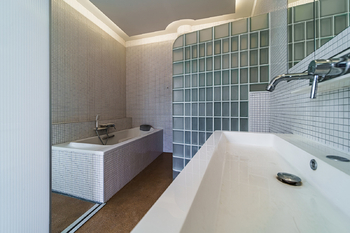 Prodej obchodních prostor 2380 m², Adamov