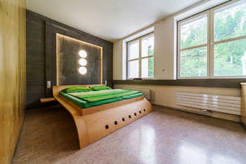 Prodej obchodních prostor 2380 m², Adamov