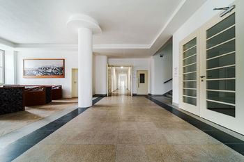 Prodej obchodních prostor 2380 m², Adamov