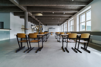 Prodej obchodních prostor 2380 m², Adamov