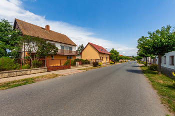 Prodej domu 320 m², Straškov-Vodochody