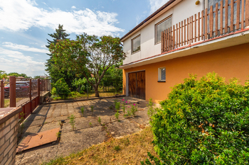 Prodej domu 320 m², Straškov-Vodochody