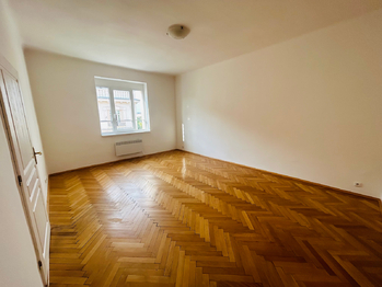 Pronájem bytu 1+1 v osobním vlastnictví 43 m², Praha 5 - Smíchov