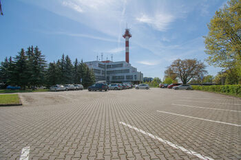 Parkoviště - Pronájem kancelářských prostor 38 m², Hradec Králové