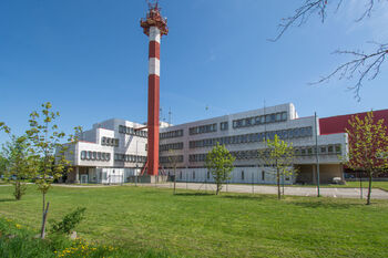 Hlavní budova - Pronájem kancelářských prostor 38 m², Hradec Králové