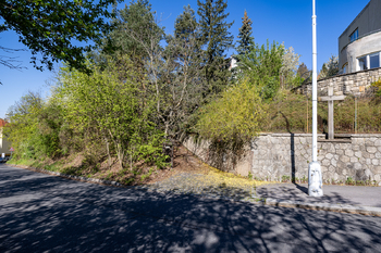 Prodej pozemku 1340 m², Praha 5 - Hlubočepy