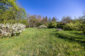 Prodej pozemku 1340 m², Praha 5 - Hlubočepy